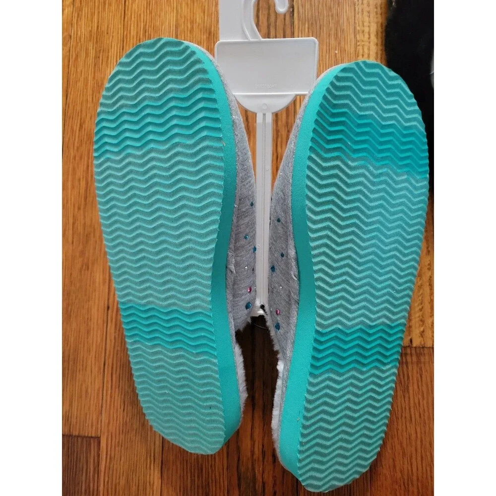 NEW Girls Size 4/5 Justice Slippers